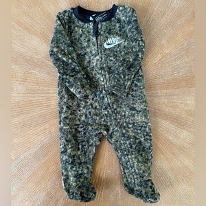 Nike baby fleece pajama